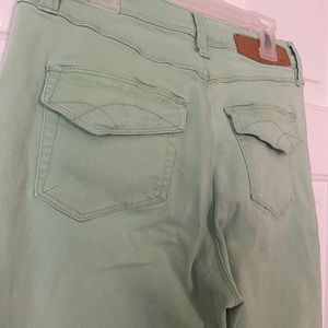 Light green capris pants